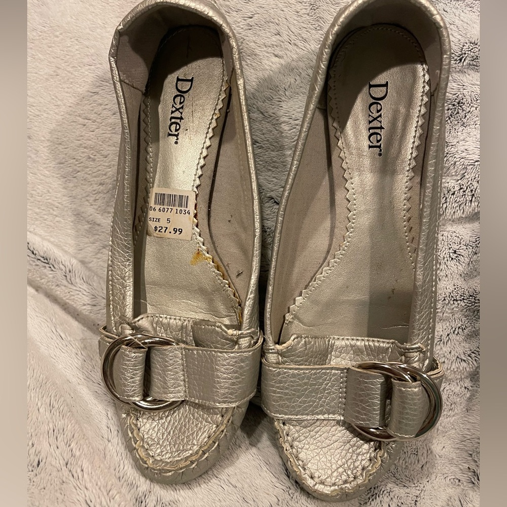 Womens dexter silver flats